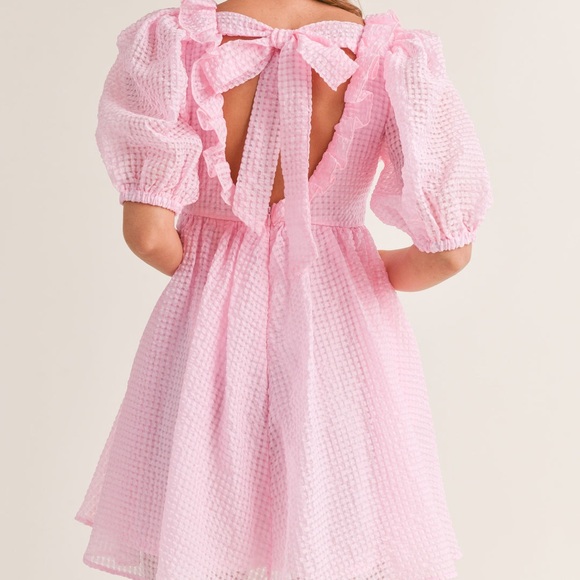 Textured Ruffled Babydoll Dress - Picture 2 of 5